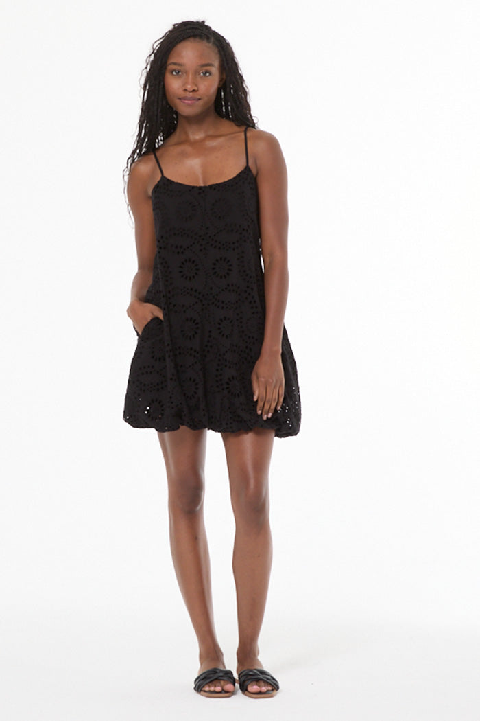 Bulle Eyelet Dress // Black